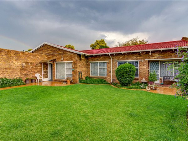 3 Bedroom Townhouse 3 Bedroom Townhouse