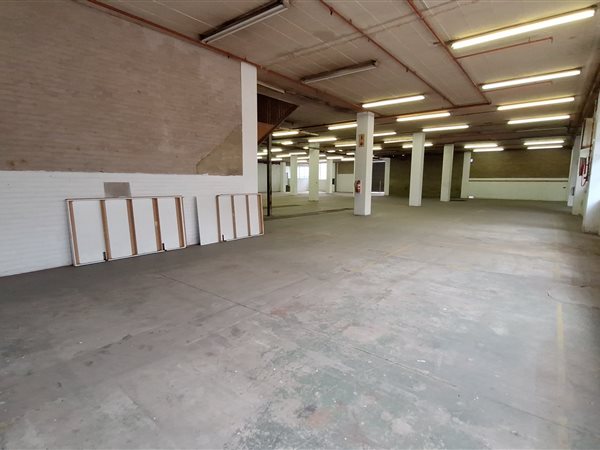 2 490  m² Industrial space