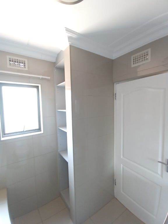 2 Bed Apartment in Kyalami Hills photo number 13