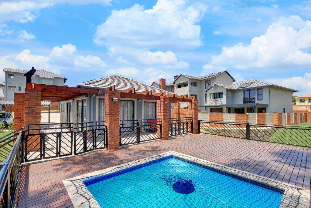 2 Bed Apartment in Kyalami Hills photo number 25
