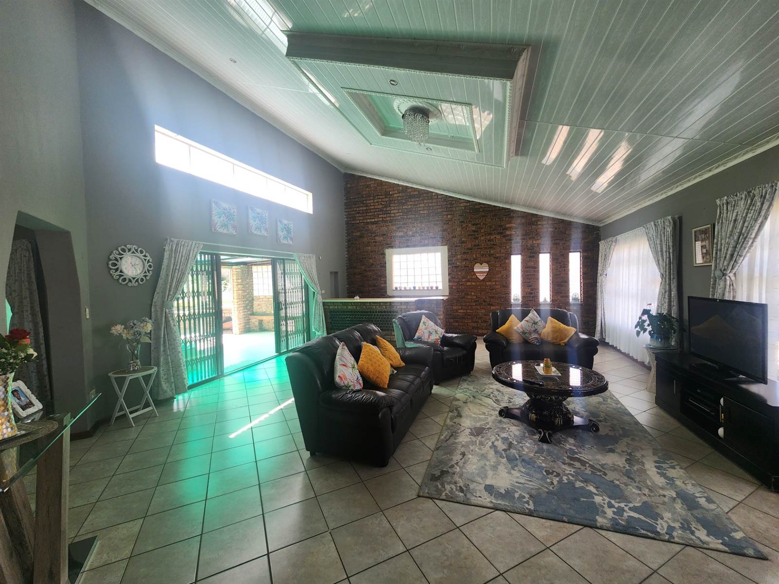5 Bed House in Naturena photo number 28