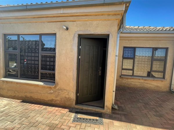 3 Bed House in Krugersdorp Central
