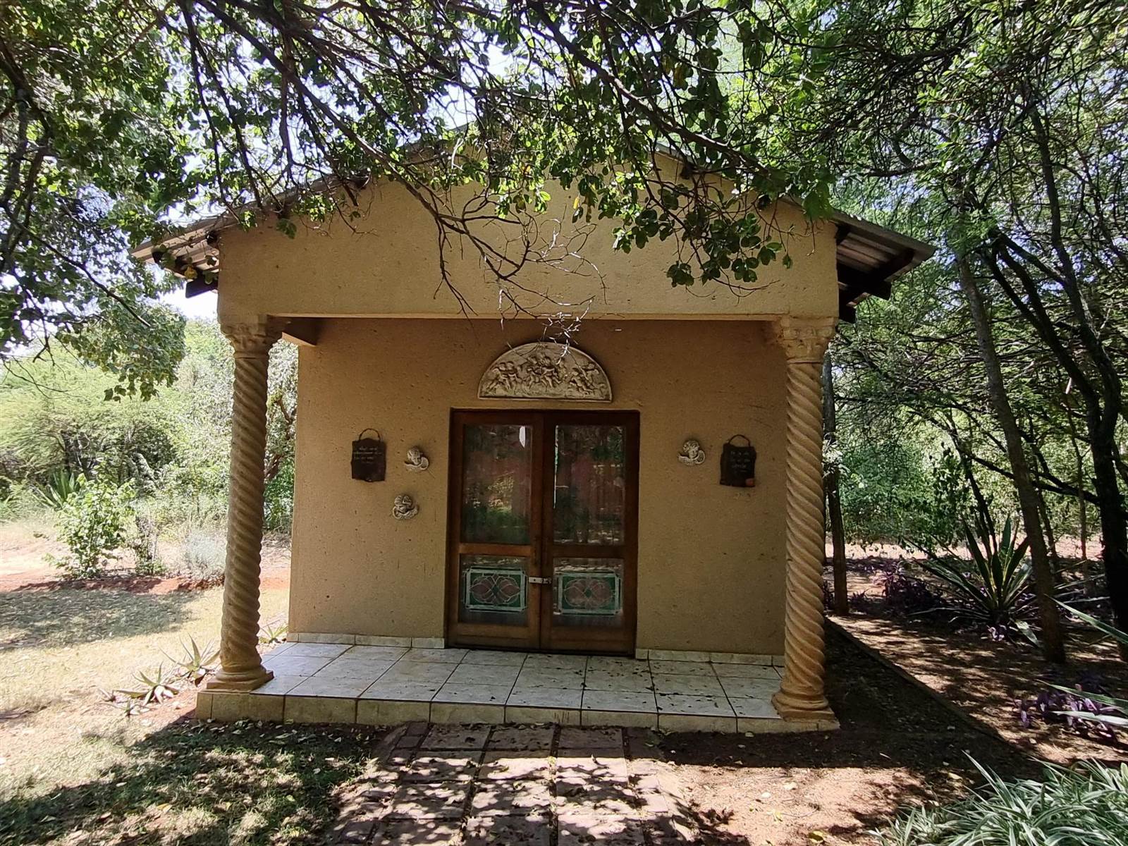 30 Bed House in Hartbeespoort Dam photo number 14