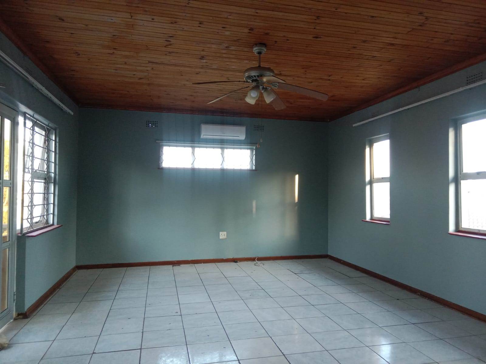 5 Bed House in Nyala Park photo number 3