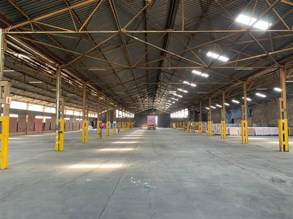 4000  m² Industrial space in Alrode photo number 4