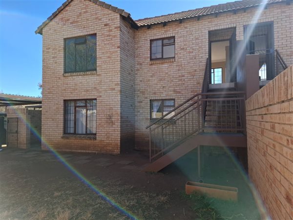 2 Bedroom Townhouse 2 Bedroom Townhouse