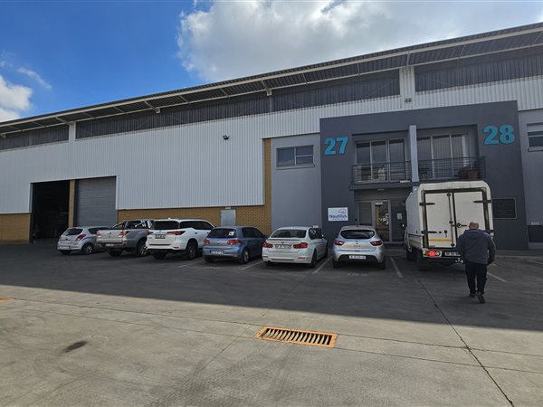 595  m² Industrial space