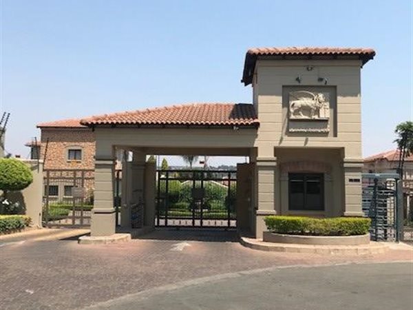 2 Bedroom Townhouse 2 Bedroom Townhouse