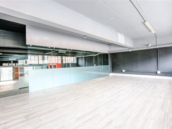 380  m² Office Space