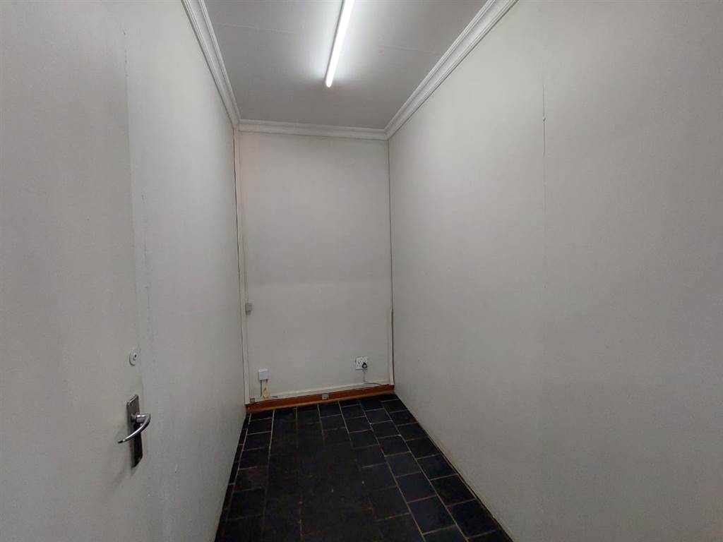 80  m² Commercial space in Potchefstroom Central photo number 4