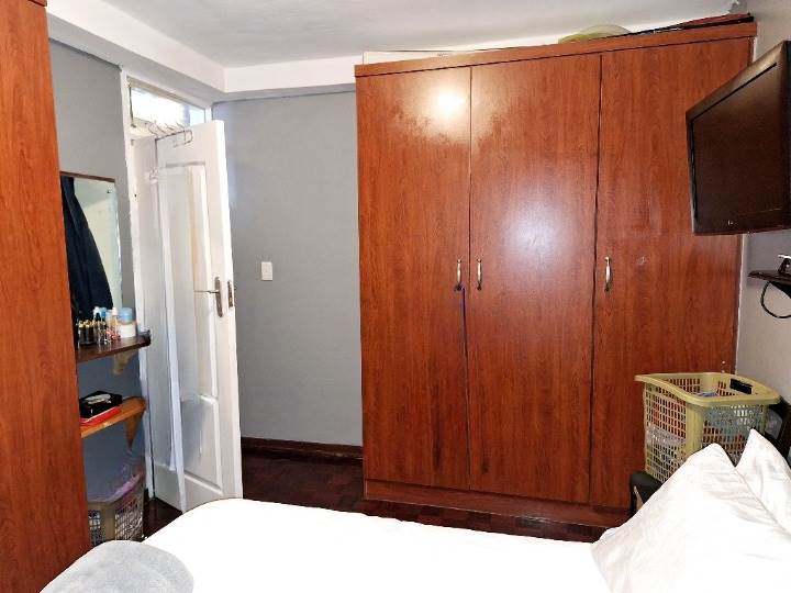 1.5 Bed Flat in Sydenham photo number 8
