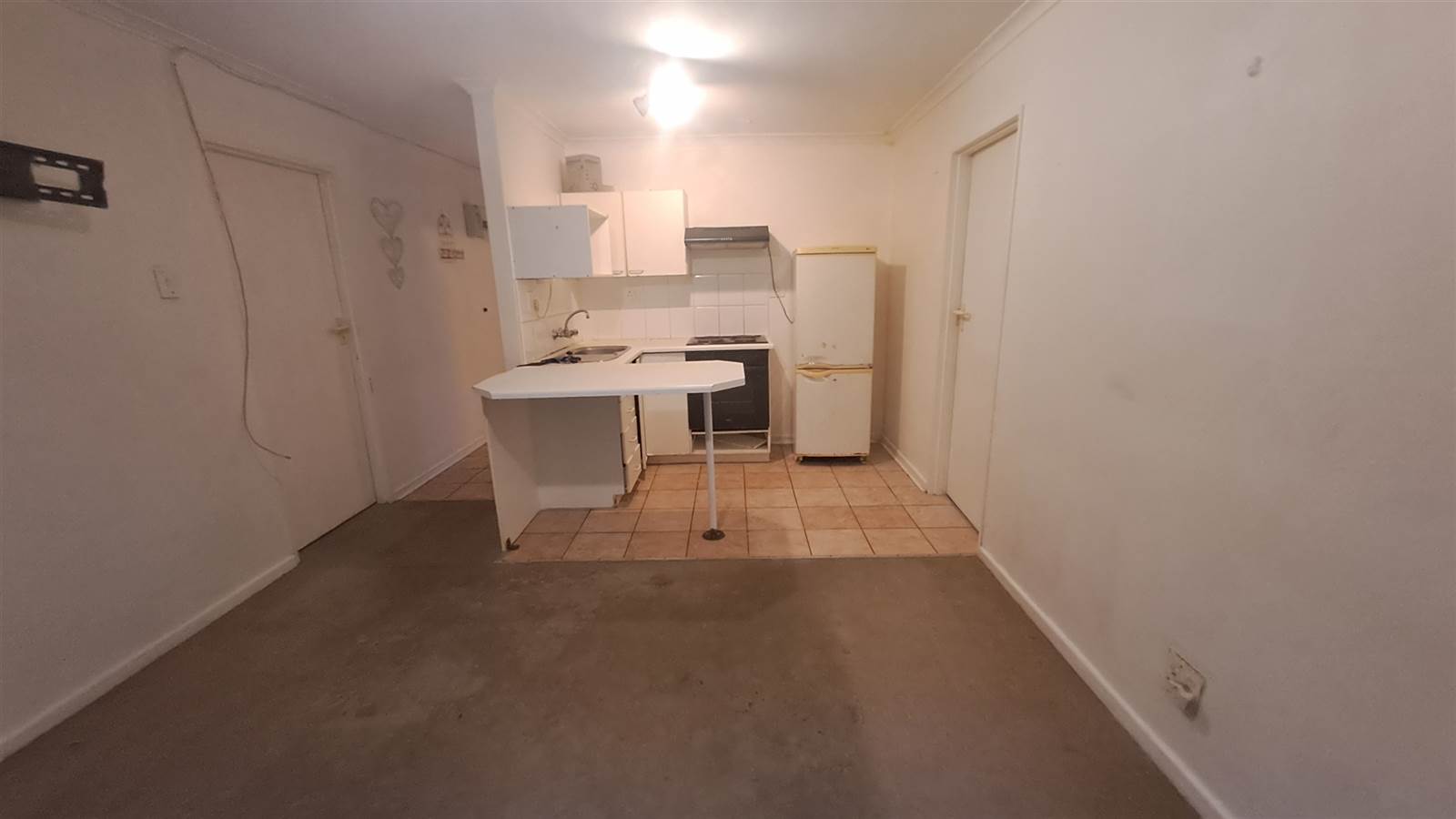 2 Bed Apartment in Westcliff photo number 6