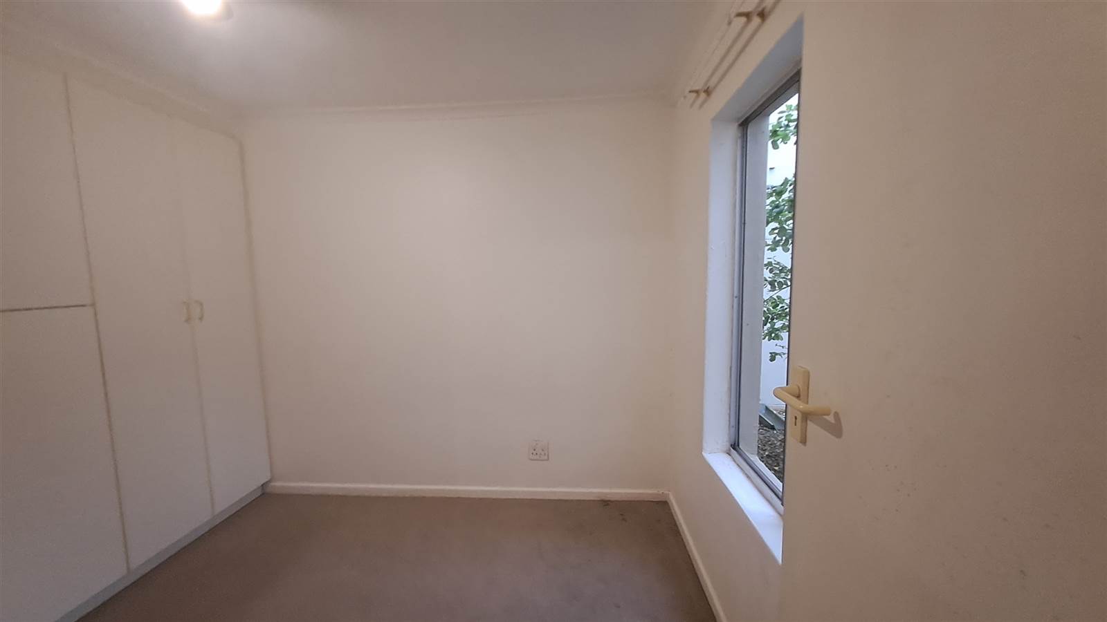 2 Bed Apartment in Westcliff photo number 9