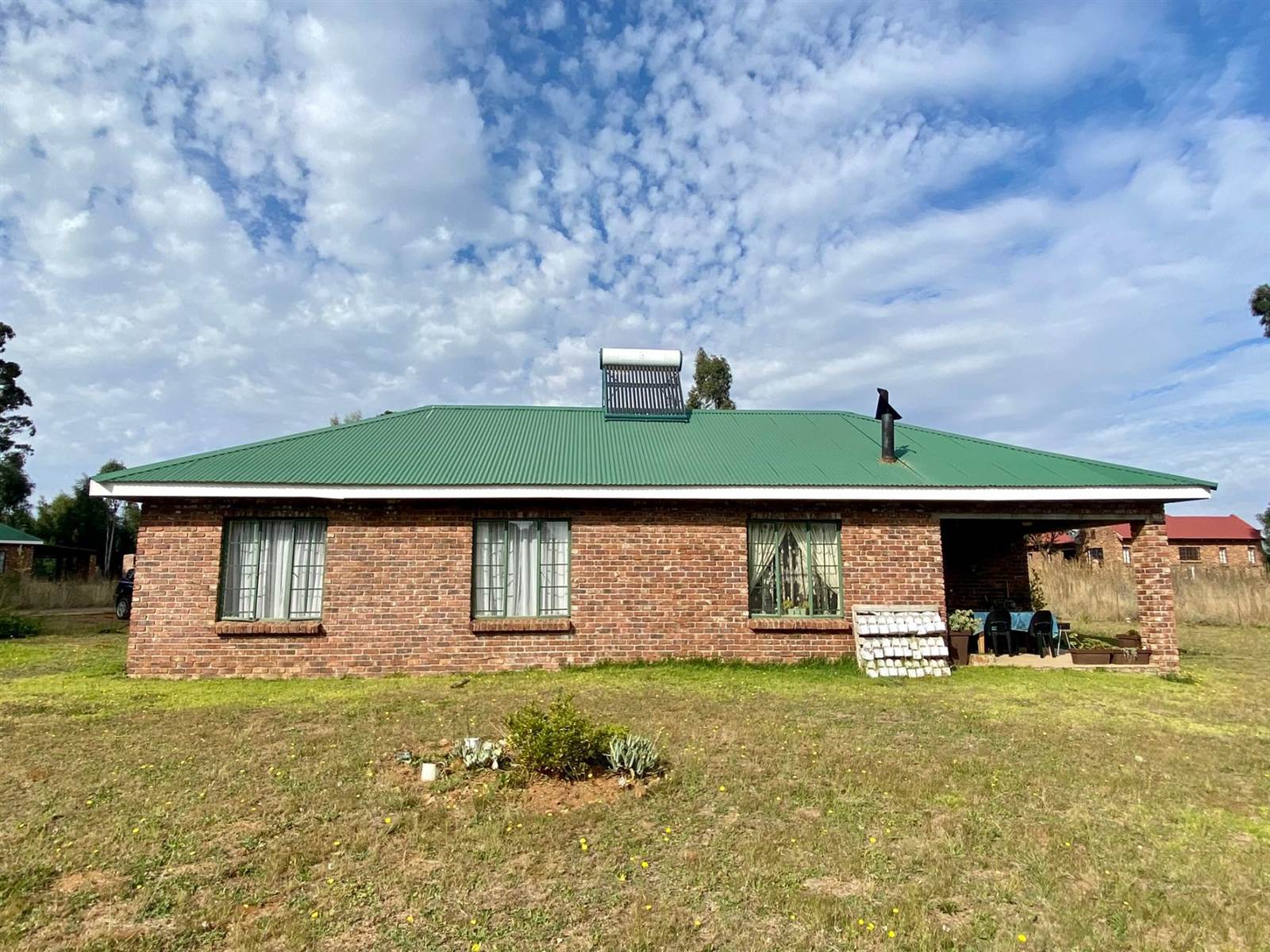 2 Bed House in Dullstroom photo number 2