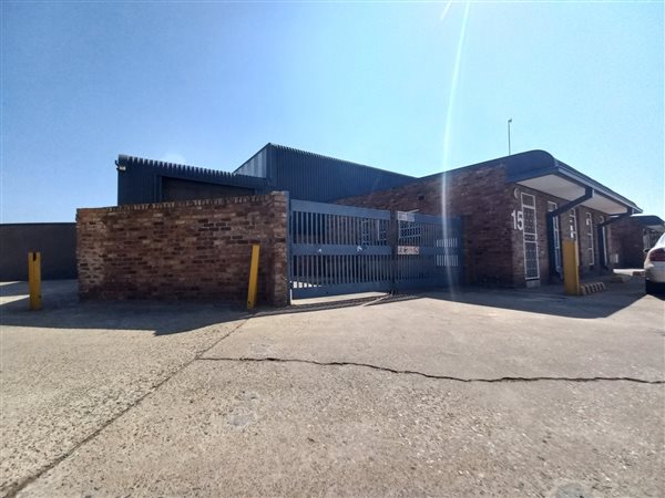 608  m² Industrial space