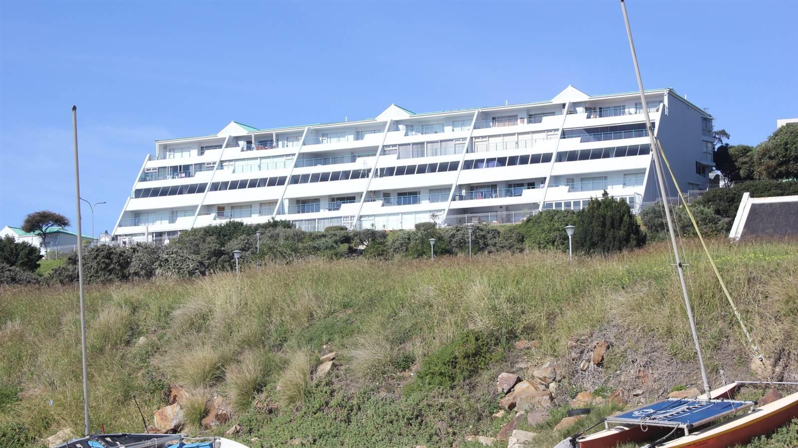 3 Bed Apartment in Mossel Bay Central photo number 2