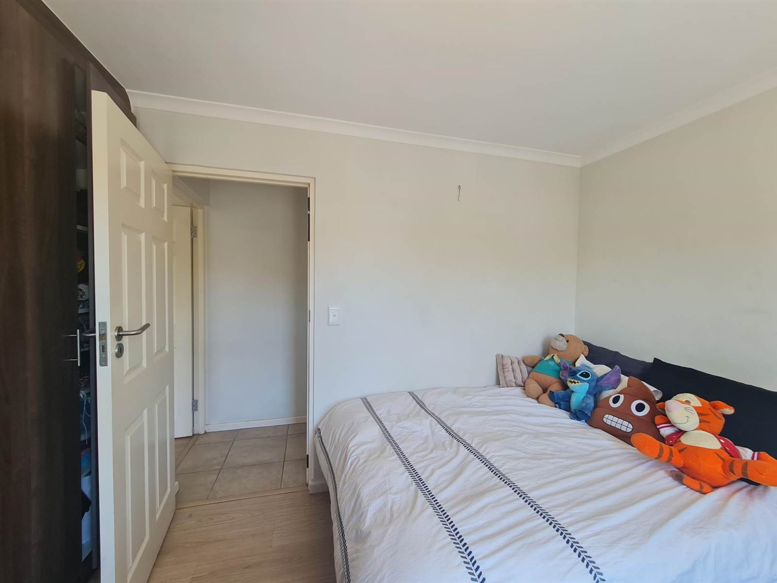 2 Bed Apartment in Rondebosch photo number 16