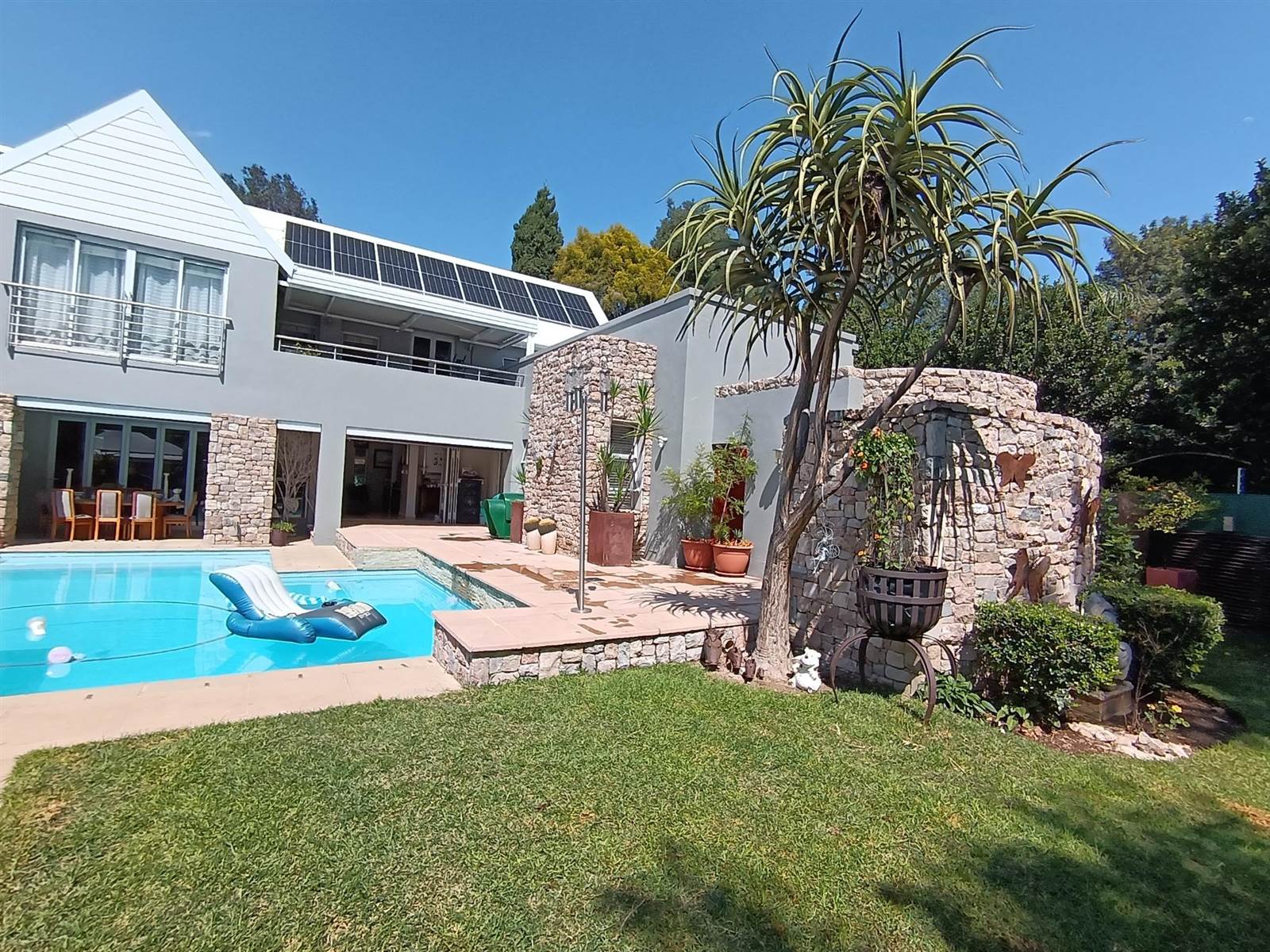 5 Bed House in Lonehill photo number 19