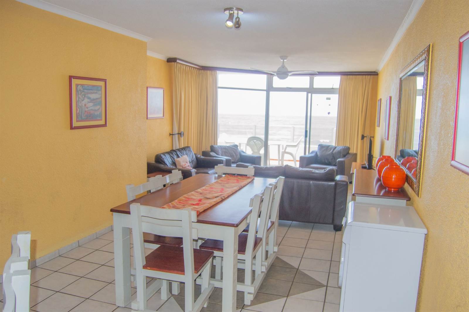 3 Bed Apartment in Uvongo photo number 11