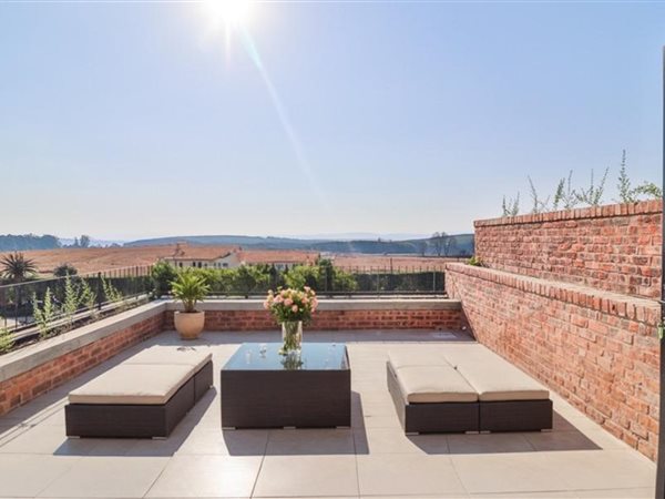 3 Bedroom Townhouse 3 Bedroom Townhouse