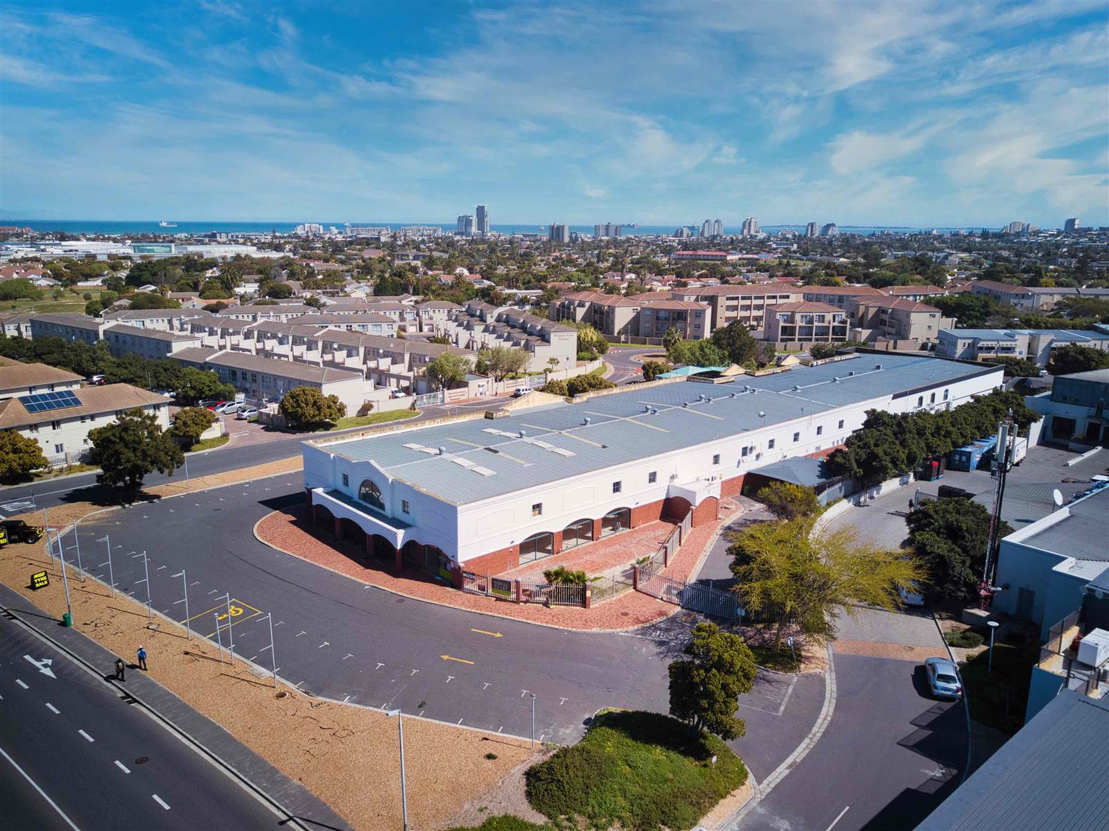 1648  m² Commercial space in Parklands photo number 1