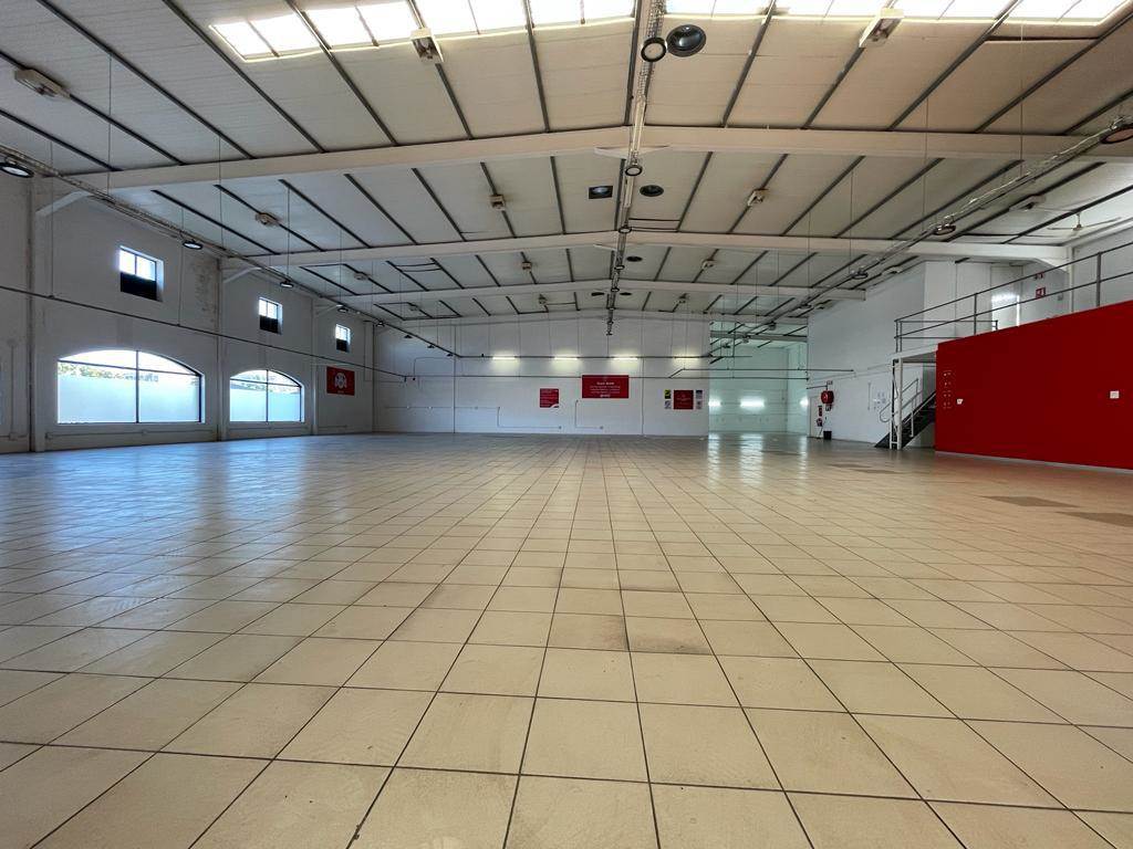 1648  m² Commercial space in Parklands photo number 2