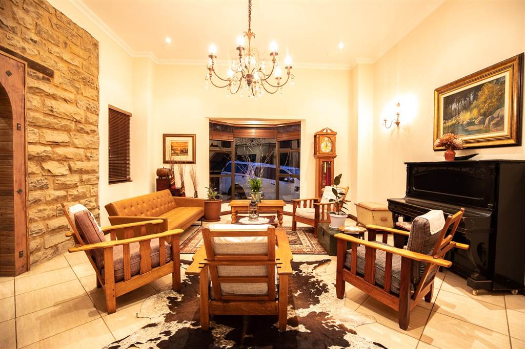 6 Bed House in Mooikloof Heights photo number 20