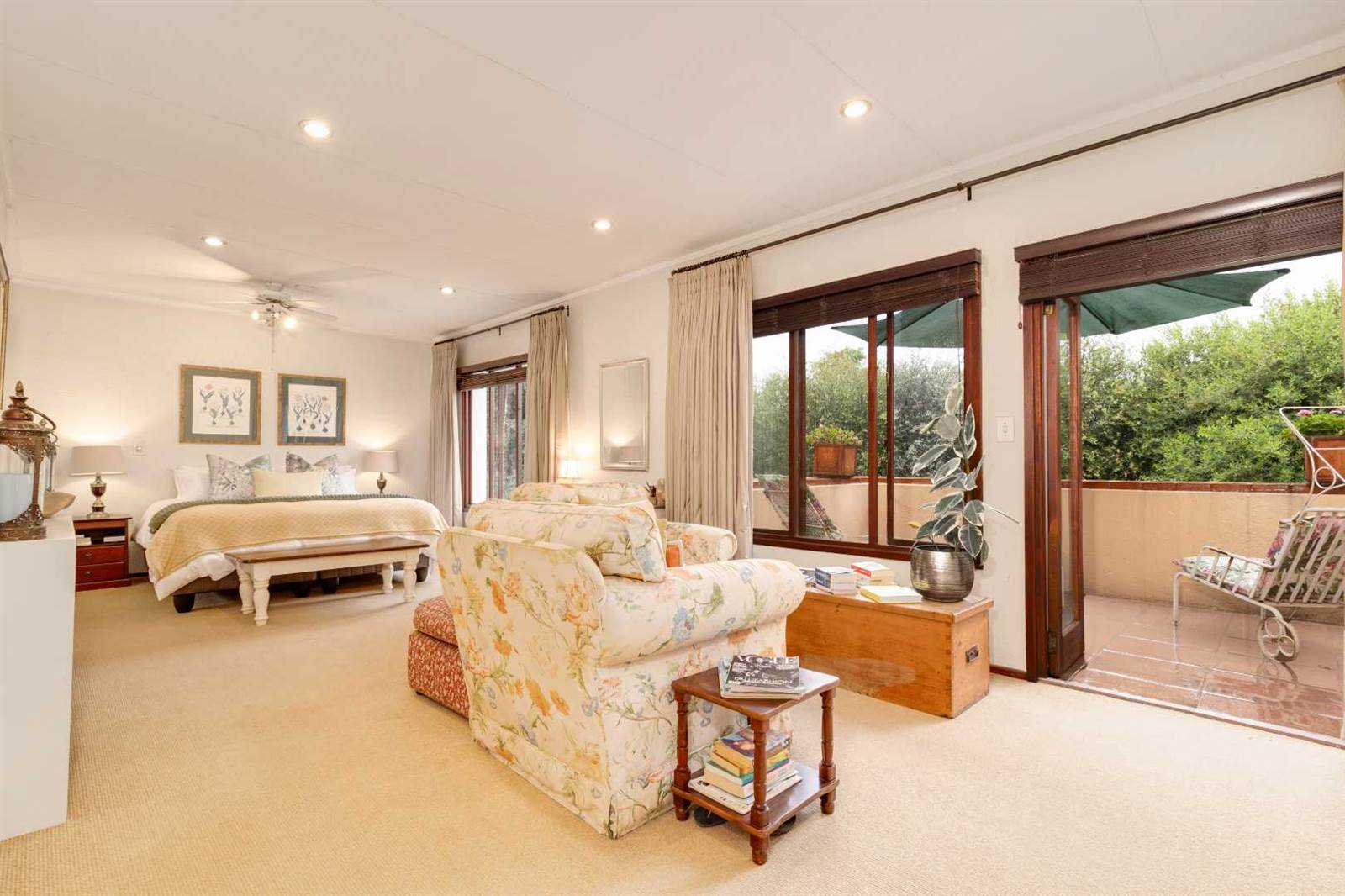 4 Bed House in Lonehill photo number 16