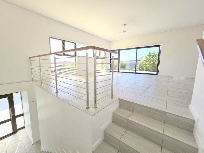 4 Bed House in Palm Lakes Estate photo number 4