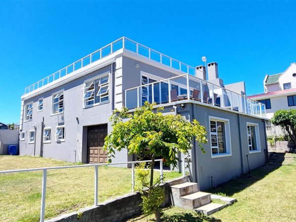 6 Bed House in Franskraal