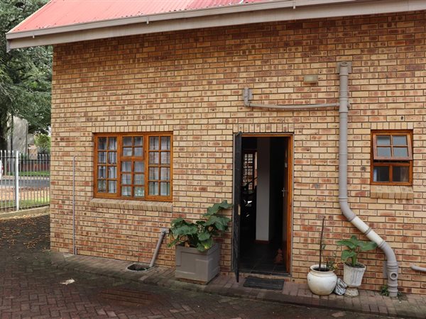 3 Bedroom Duplex 3 Bedroom Duplex