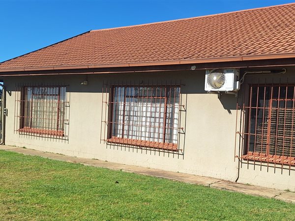 2.1 ha Smallholding