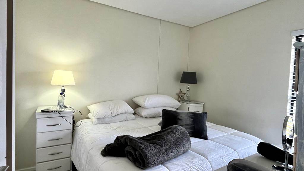 2 Bed Apartment in Seaward Estates photo number 5