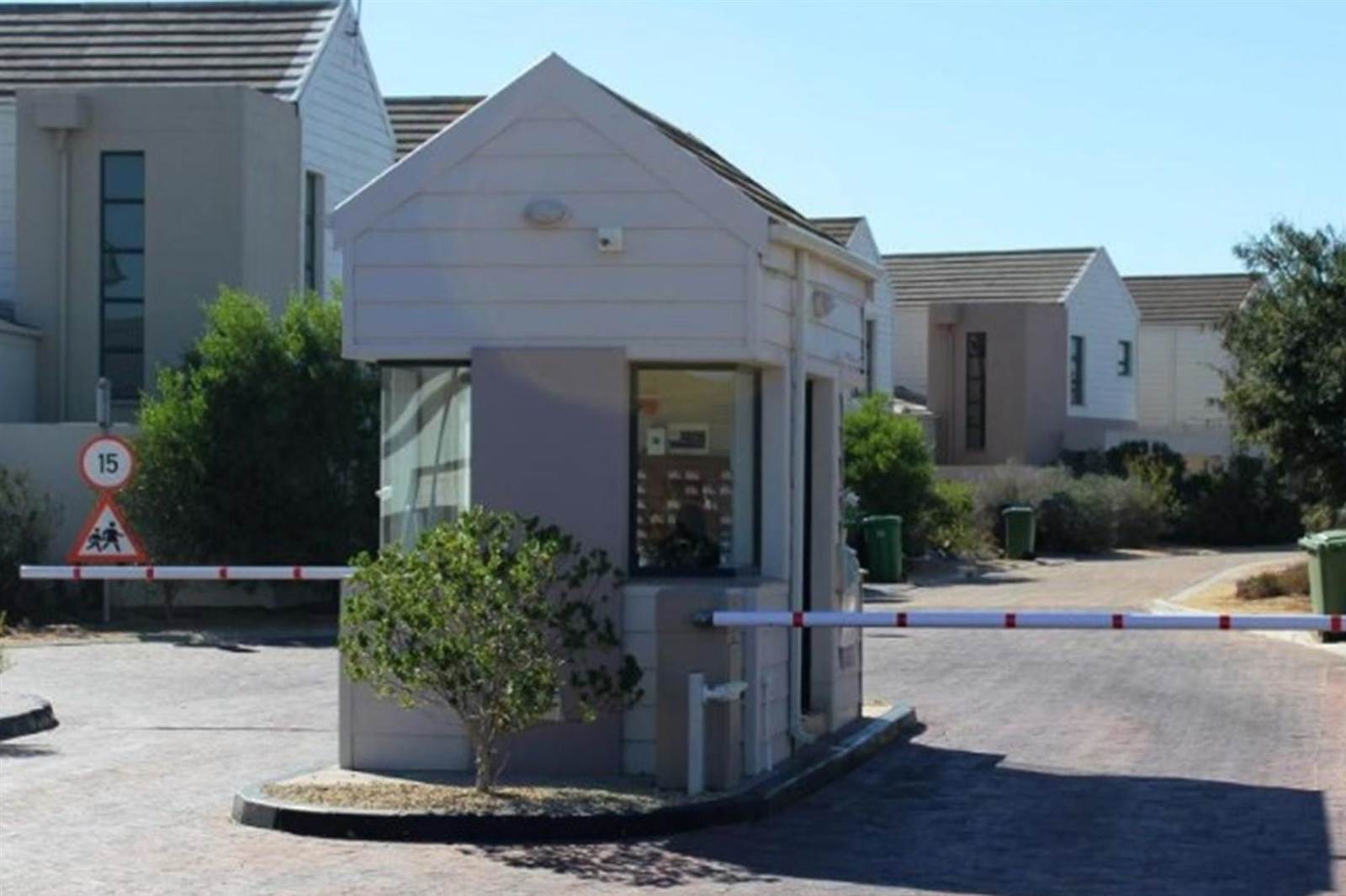 2 Bed Apartment in Langebaan Country Estate photo number 4