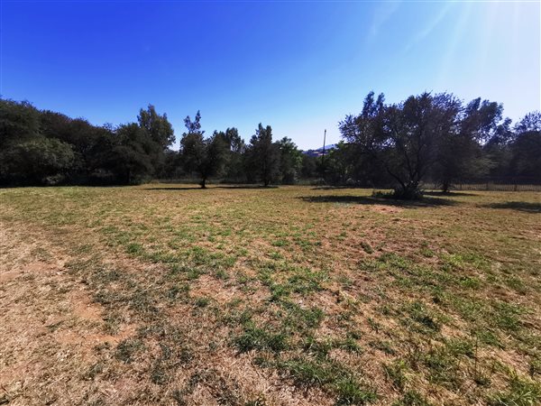 935 m² Land available in Meerhof