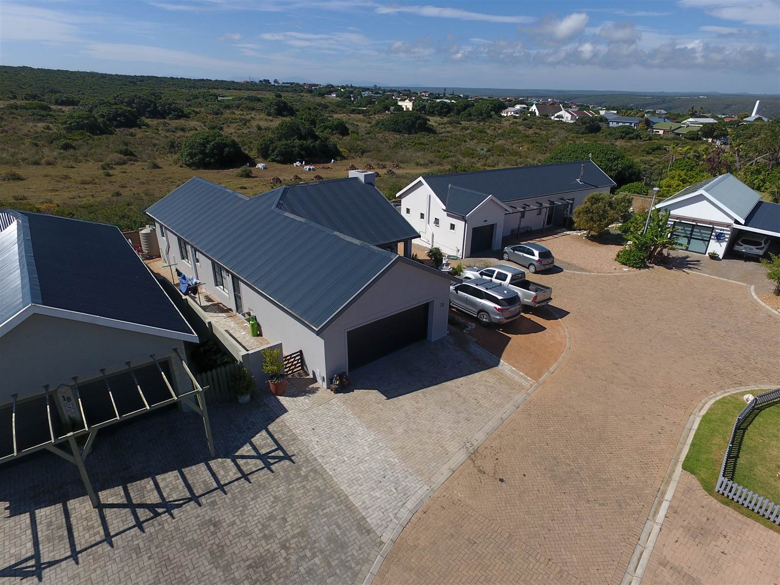 3 Bed House in Stilbaai photo number 6
