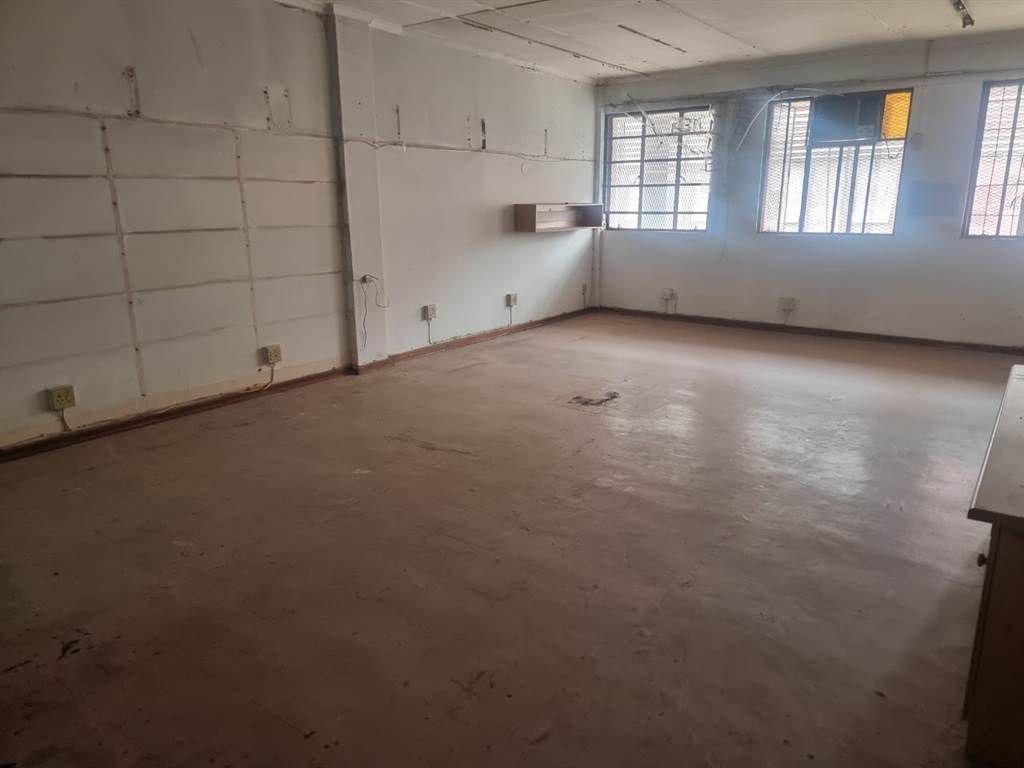 Commercial space in Uitenhage Central photo number 12