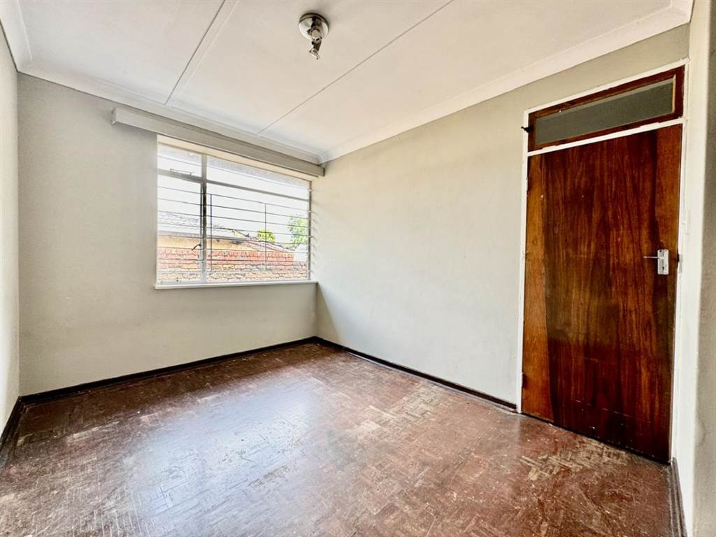 2 Bed Townhouse in Rosettenville photo number 12
