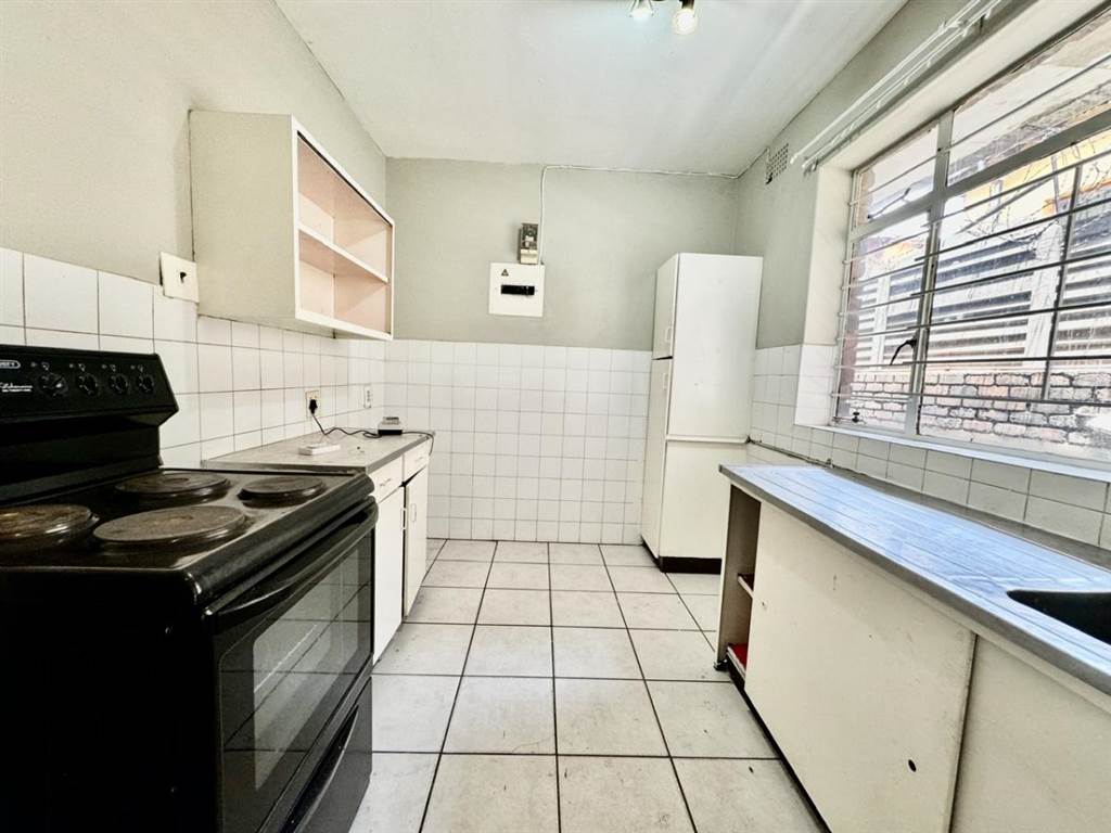 2 Bed Townhouse in Rosettenville photo number 5