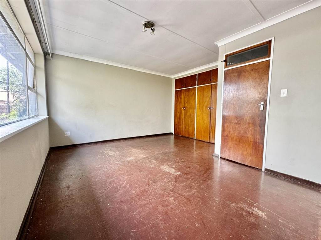 2 Bed Townhouse in Rosettenville photo number 7