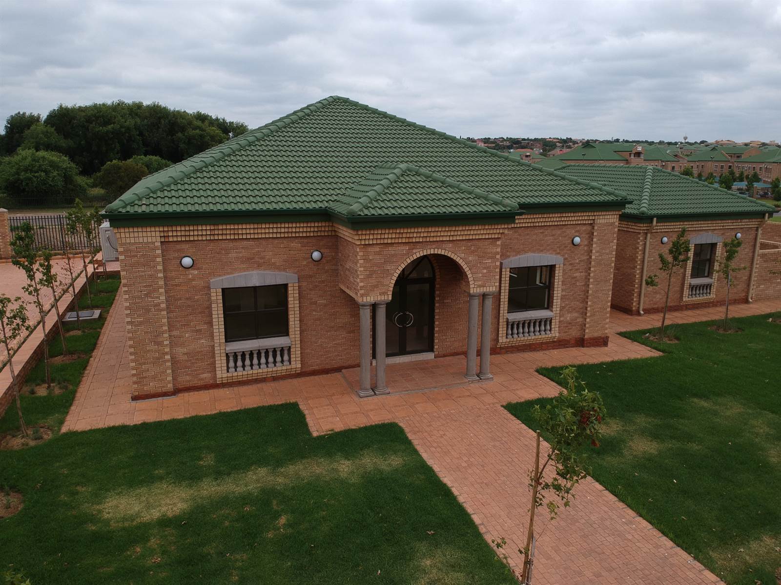 700  m² Office Space in Highveld photo number 3