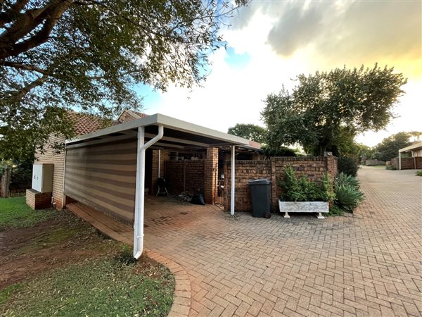 2 Bedroom Townhouse 2 Bedroom Townhouse