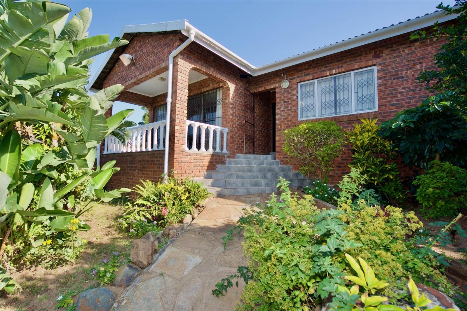 3 Bed House in Blythedale Beach photo number 12