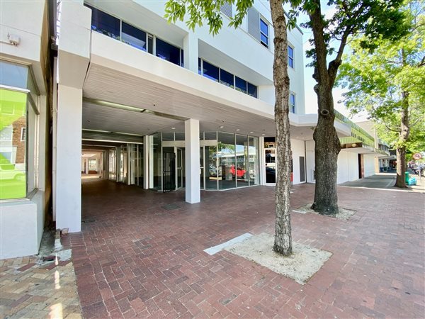 190  m² Commercial space