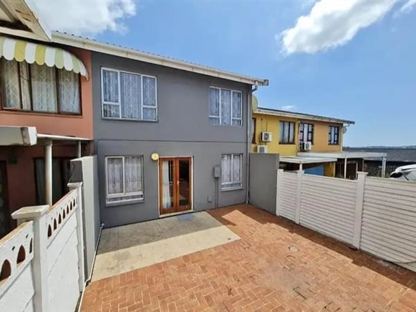 3 Bed Apartment in Newlands West
