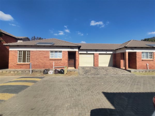 3 Bedroom Townhouse 3 Bedroom Townhouse