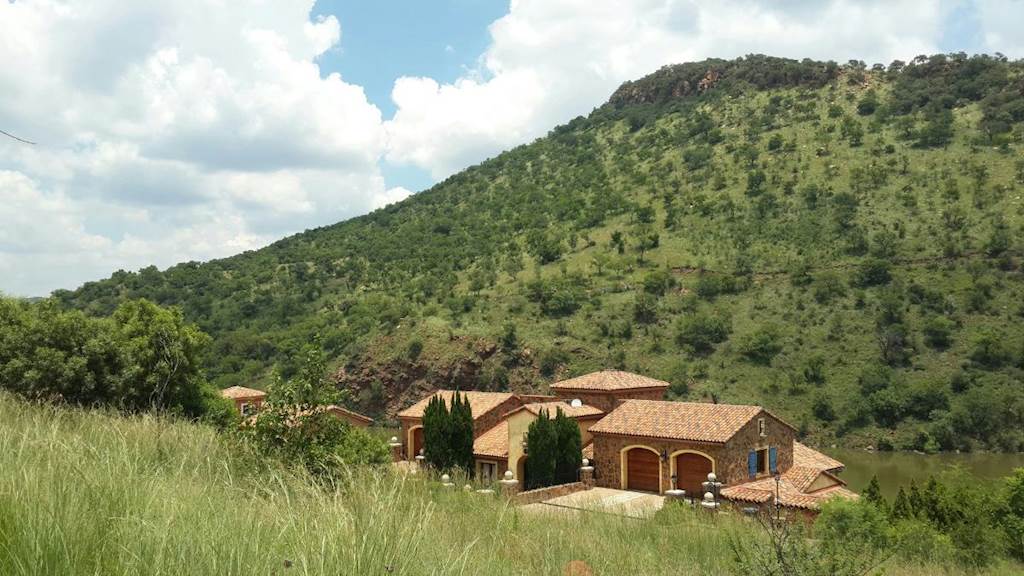 548 m² Land available in Estate D Afrique photo number 3