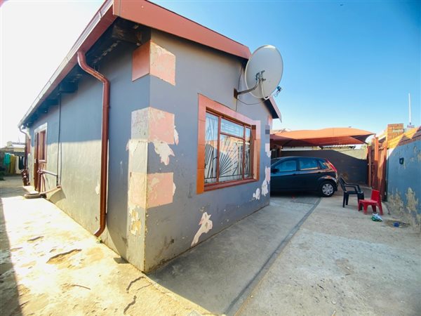 5 Bedroom House 5 Bedroom House