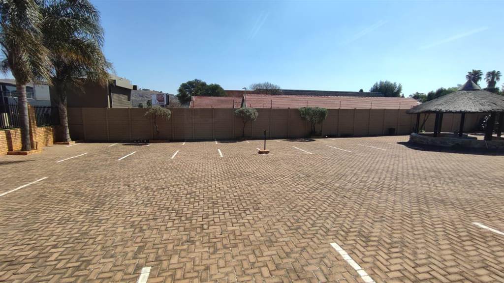 450  m² Commercial space in Bedfordview photo number 6