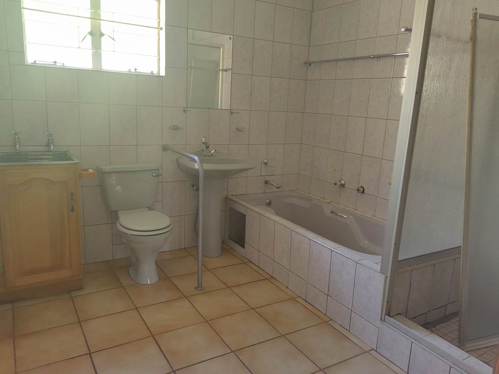 3 Bed House in Pretoria North photo number 9
